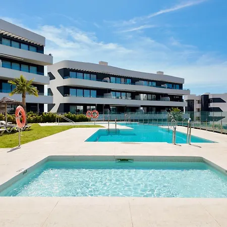 Mara's Higueron West - Premium Dual - 3 Community Pools *