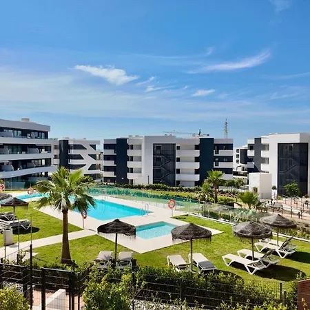 Mara's Higueron West - Premium Dual - 3 Community Pools Appartement