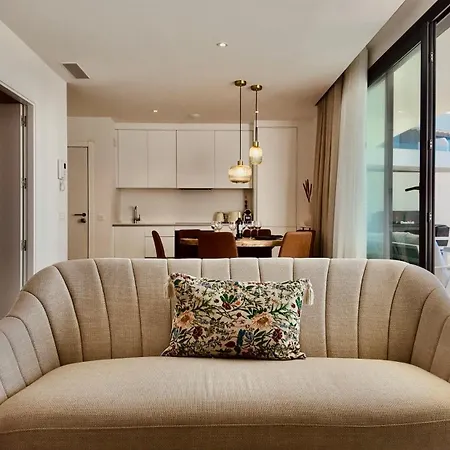 Mara's Higueron West - Premium Dual - 3 Community Pools